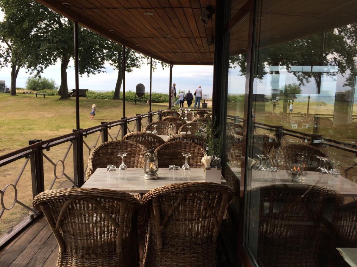 Tree Top Hill - The Old Station House - Bastad Holiday Apartments Buitenkant foto